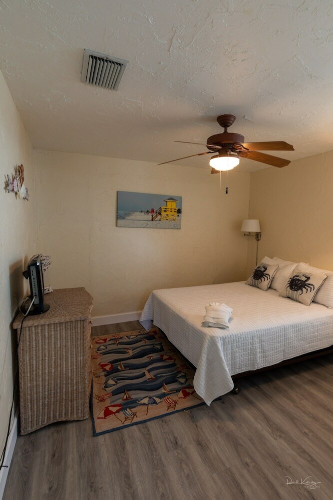 The Village House By Beachside Management
