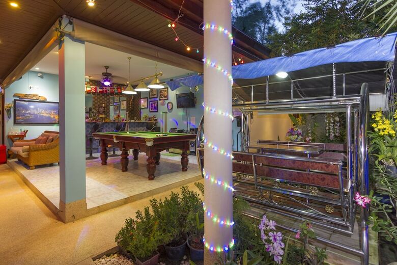 Relaxing Palm Pool Villa