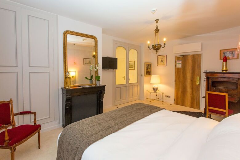 Hotel H�tel Au Charme Rabelaisien