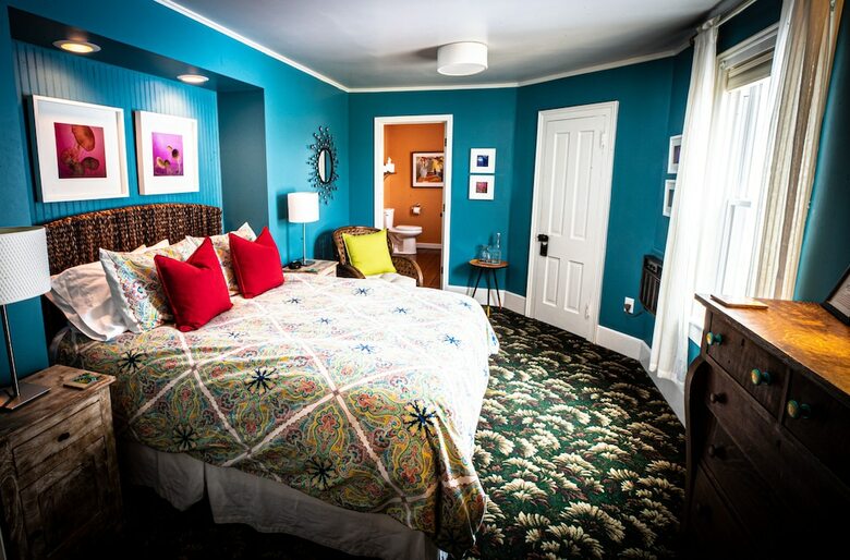 Bed & Breakfast Twin Oaks Inn