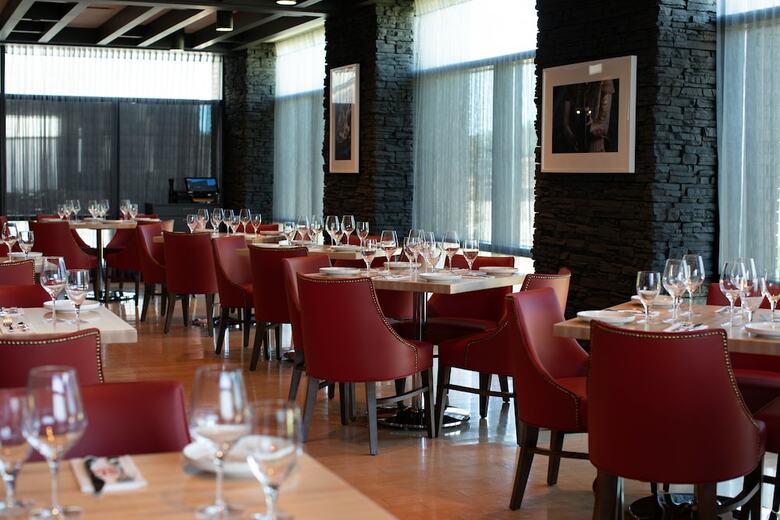 Hotel River Cree Resort And Casino