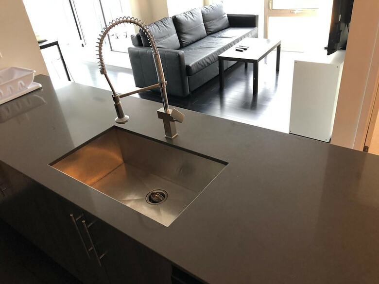 Deluxe Corner Suite - By Elite Suites