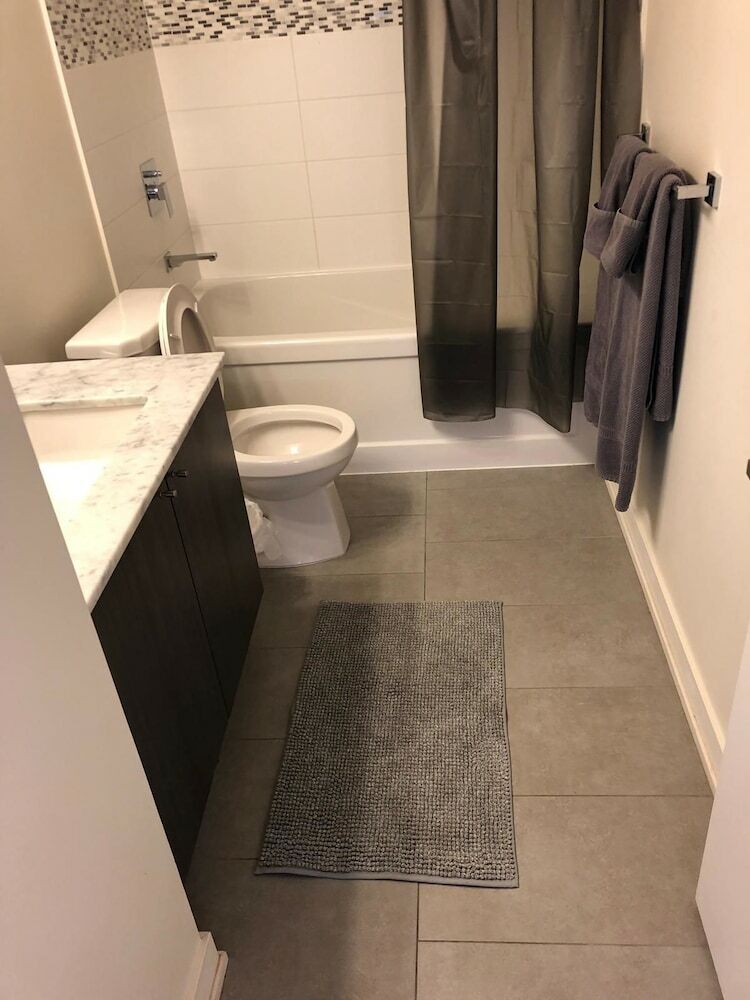 Deluxe Corner Suite - By Elite Suites