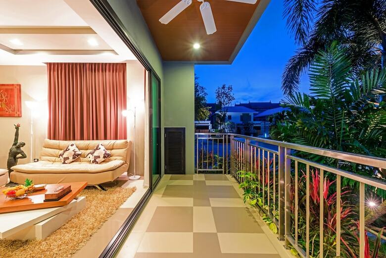Hotel Chalong Miracle Lakeview Resort & Spa