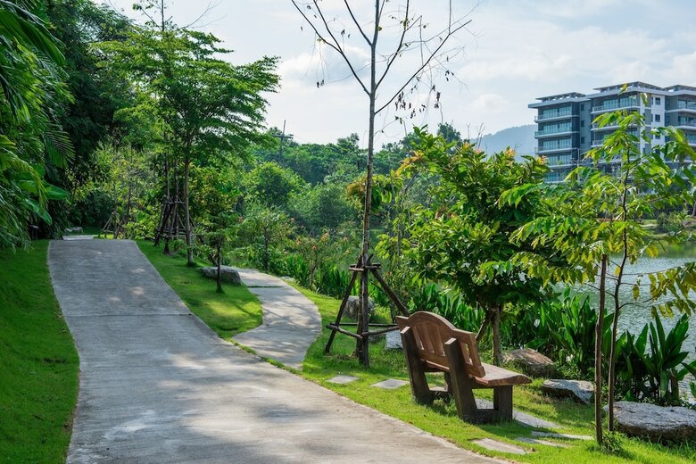Hotel Chalong Miracle Lakeview Resort & Spa