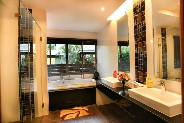 Hotel Chalong Miracle Lakeview Resort & Spa