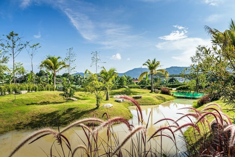Hotel Chalong Miracle Lakeview Resort & Spa