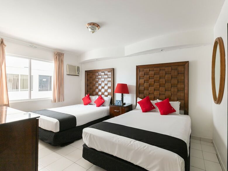 Hotel Capital O Zona Dorada Inn