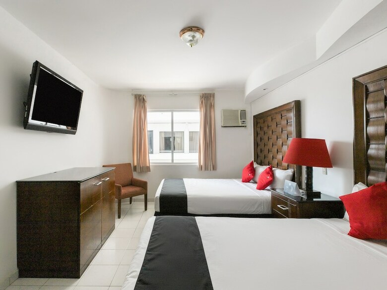 Hotel Capital O Zona Dorada Inn