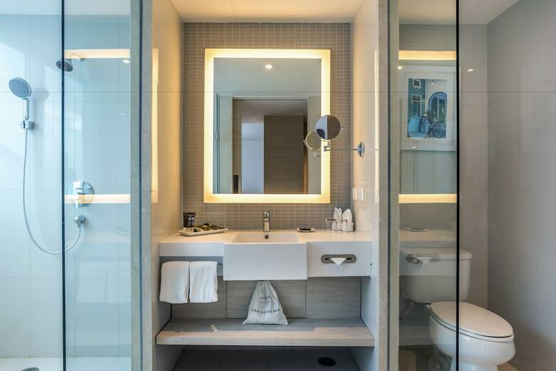 Novotel Phuket City Phokeethra Hotel