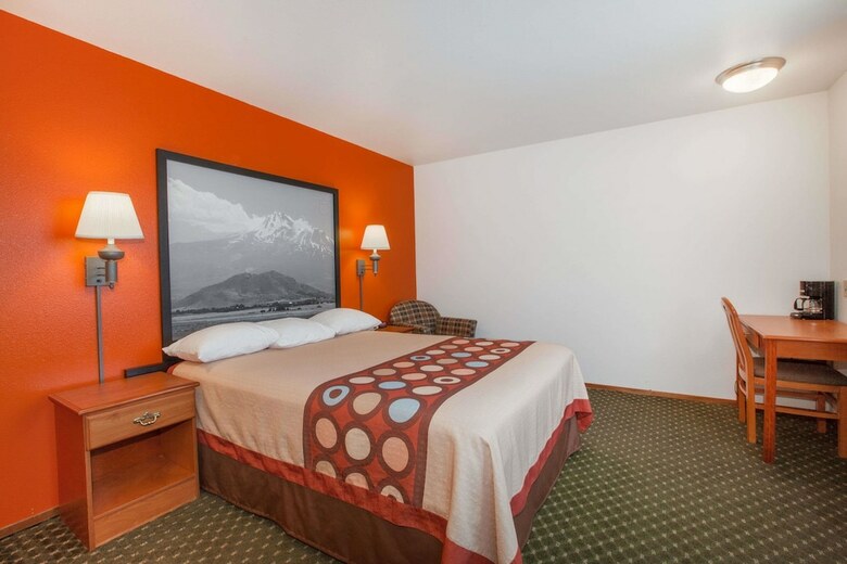 Hotel Super 8 By Wyndham Cloverdale