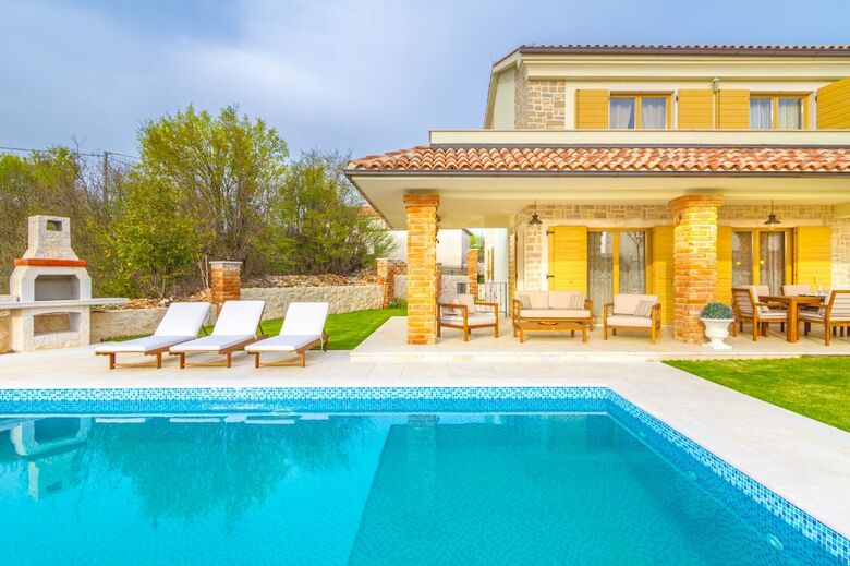 Luxury Villas Kras Ladies