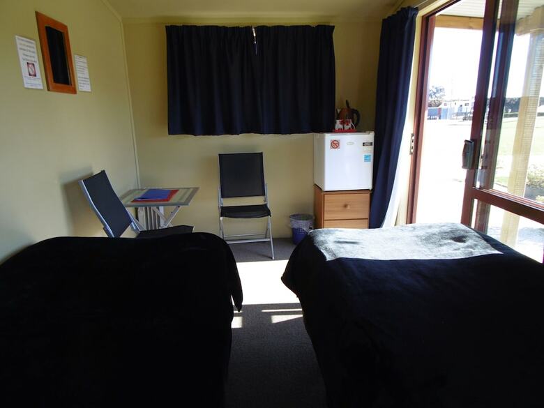 Glenavys Waitaki River Motor Camp - Caravan Park
