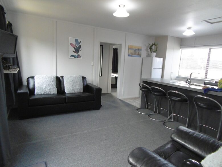 Glenavys Waitaki River Motor Camp - Caravan Park