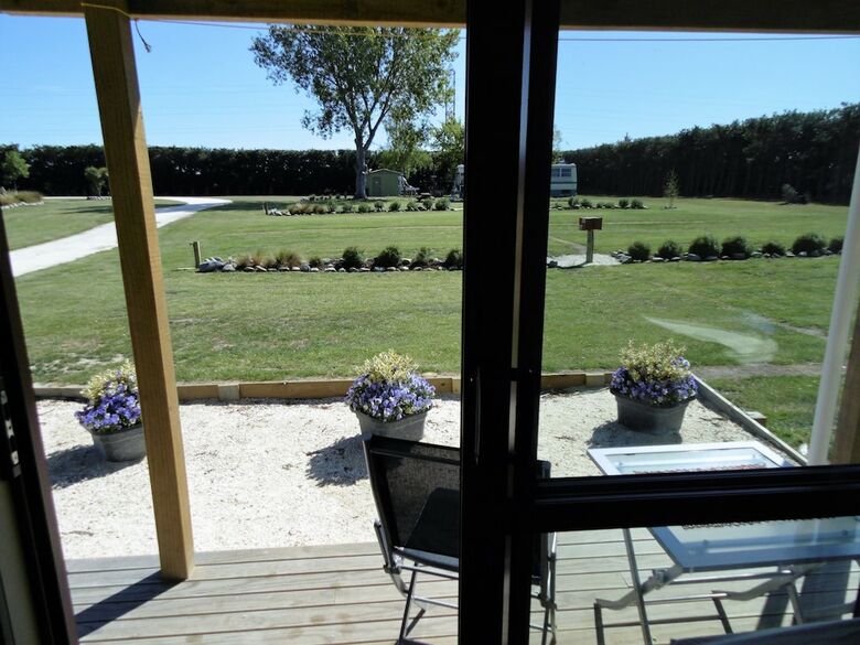 Glenavys Waitaki River Motor Camp - Caravan Park