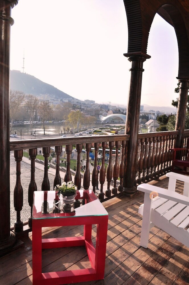 Tiflis Metekhi Hotel