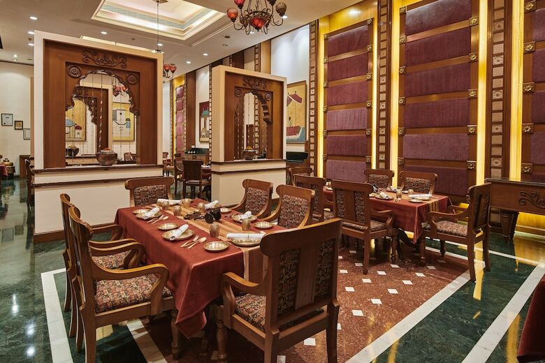 Hotel The Ummed Ahmedabad