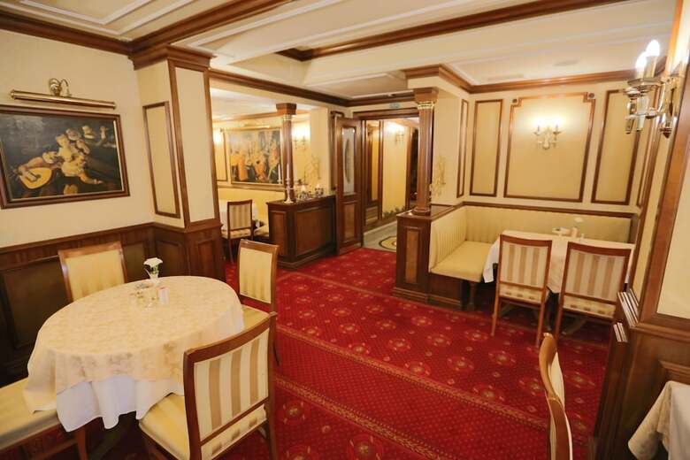 Hotel President