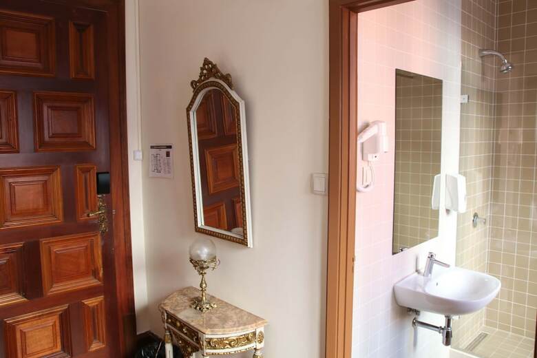Hostal Sant Jordi Hostel Lisbon