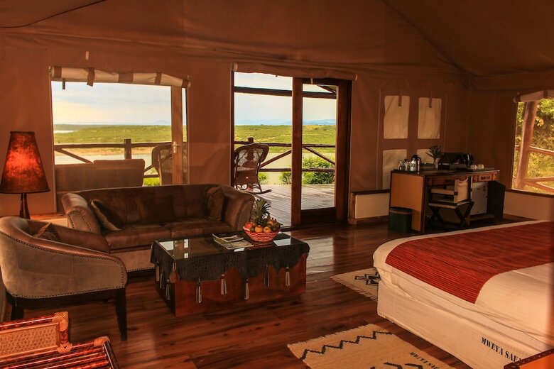 Posada Mweya Safari Lodge