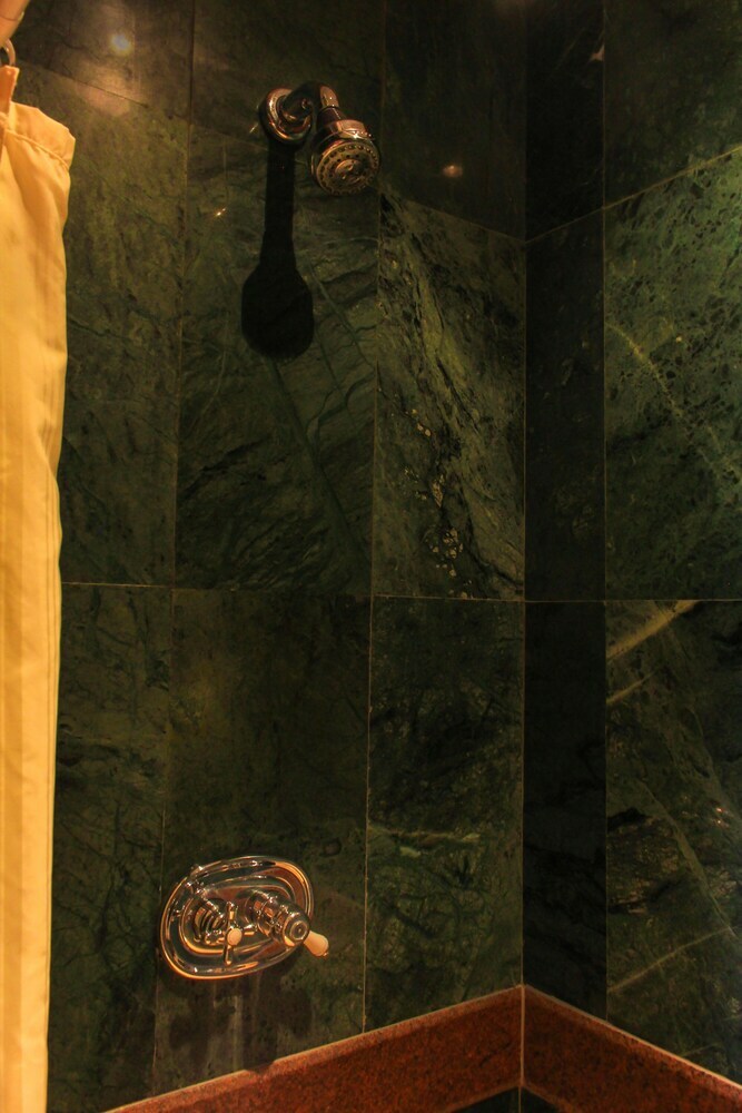 Posada Mweya Safari Lodge