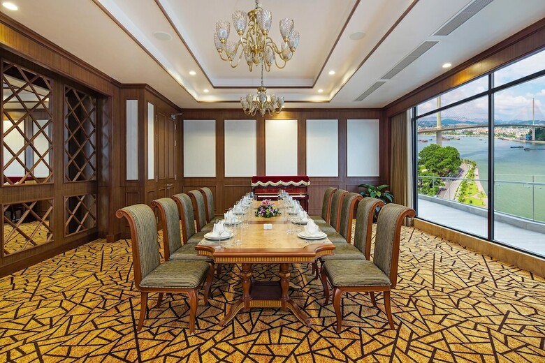 Wyndham Legend Halong Hotel