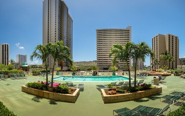 Sweetwater At Waikiki, A Vri Resort