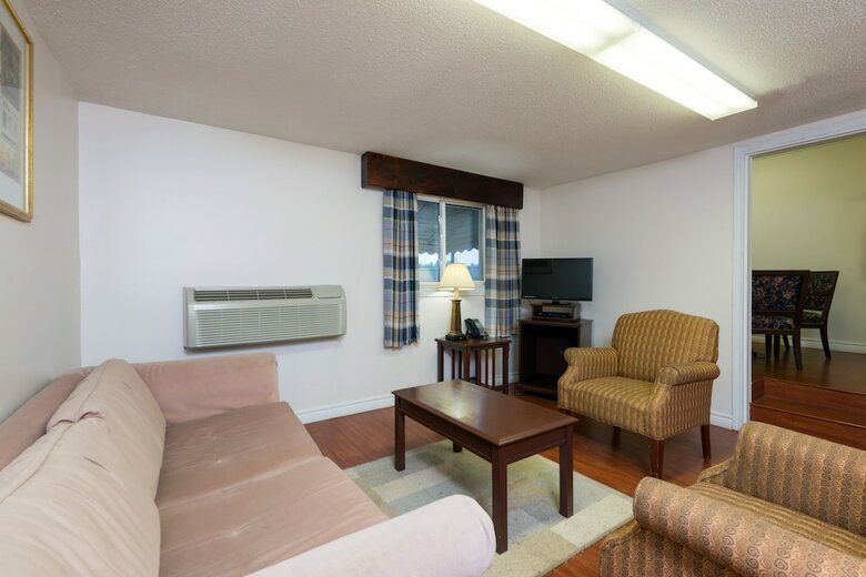 Hotel Leelas Villa Inn Flesherton