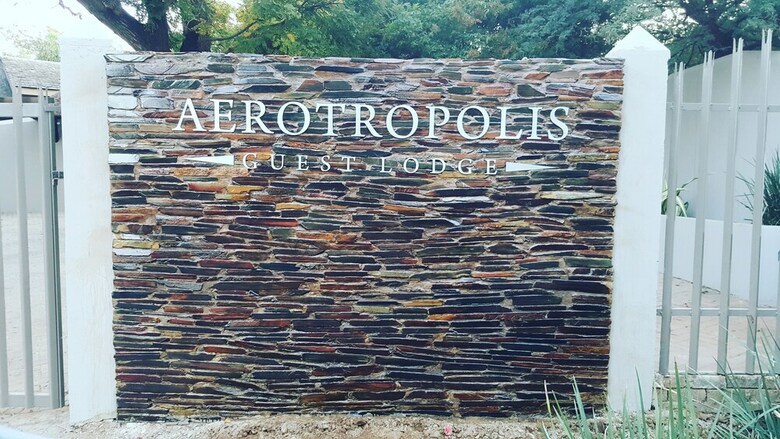 Hotel Aerotropolis Guest Lodge