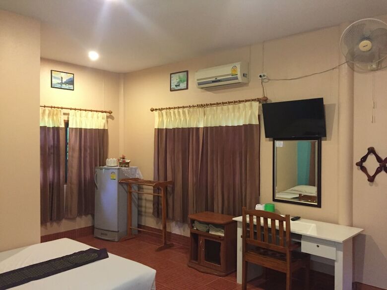 Hotel Baan Ing Khao Resort