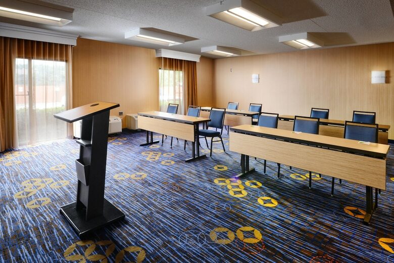 Hotel Courtyard By Marriott Dallas Richardson At Spring Valley