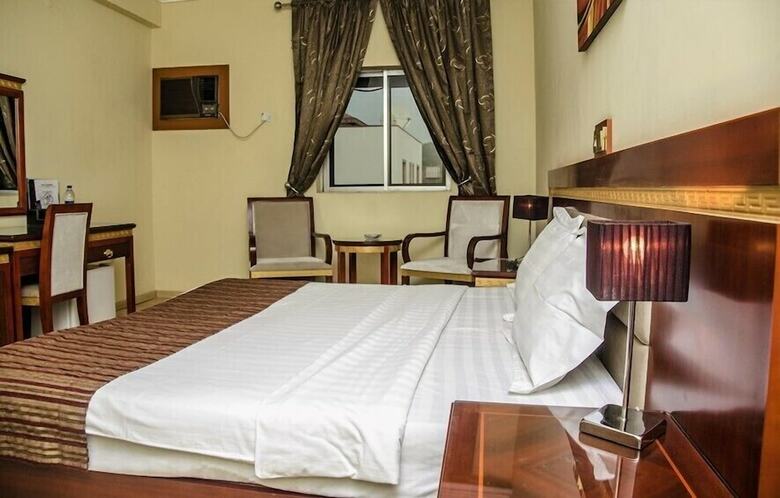 Hotel Rosebud