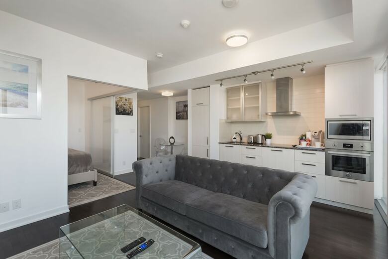 Metropolis Condotel Suites - York Street