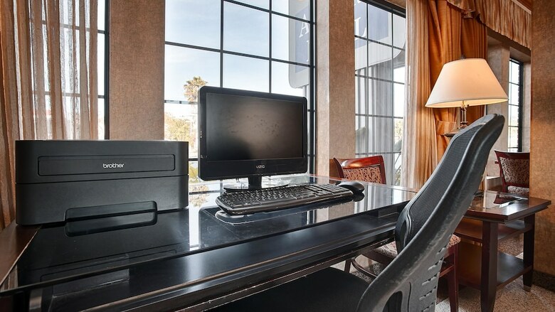 Best Western Airpark Hotel