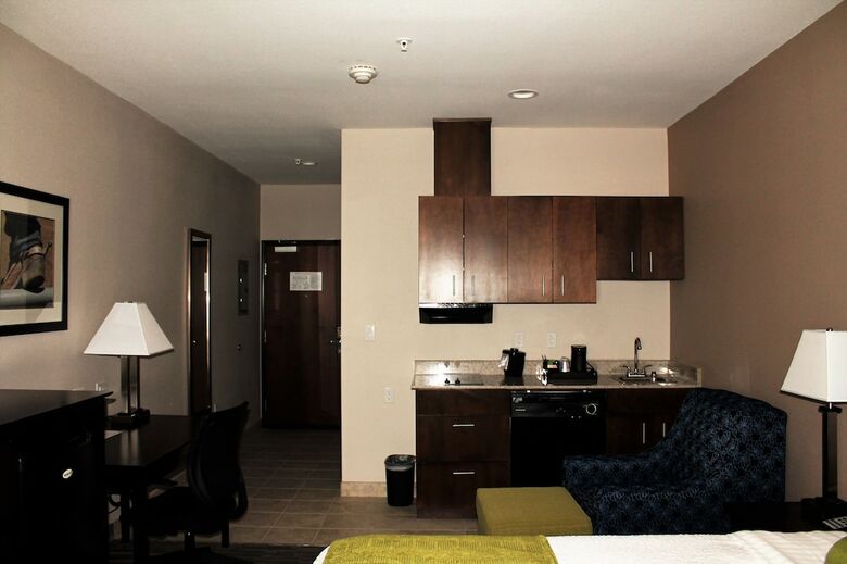 Best Western Plus Denver City Hotel And Suites