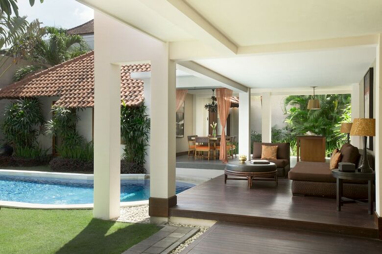Villa Alaya Dedaun Kuta
