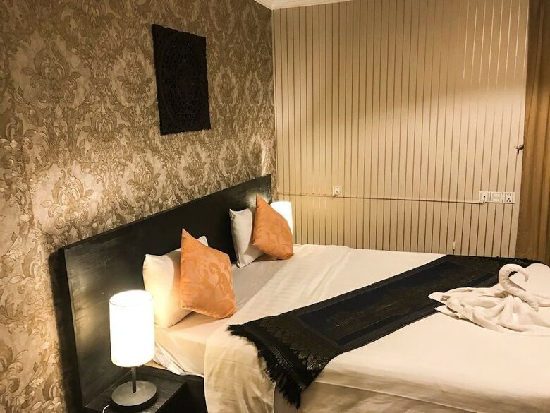 River Star Hotel