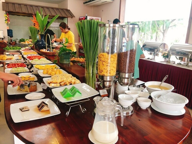 Hotel Bao Ninh Beach Resort