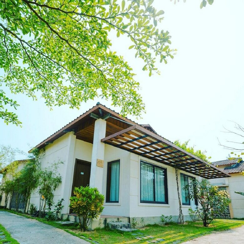 Hotel Bao Ninh Beach Resort