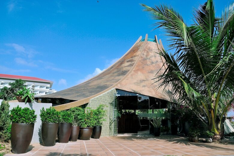 Hotel Bao Ninh Beach Resort