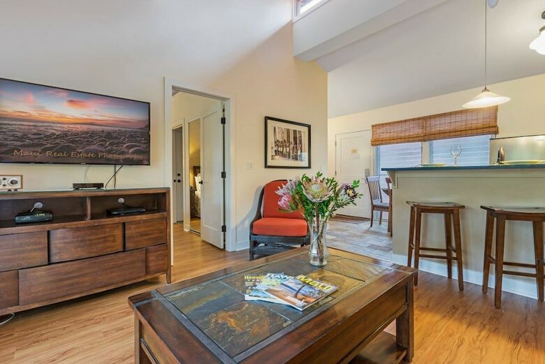 Aina Nalu Condo C208 - 2 Br Condo