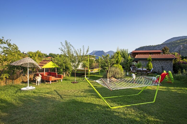 Pension Flora Garden Pansiyon