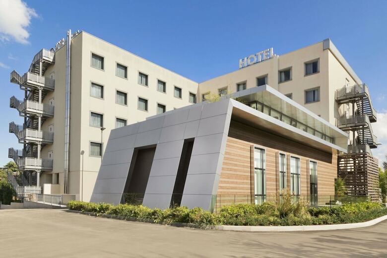 Hotel Ramada Encore By Wyndham Bologna
