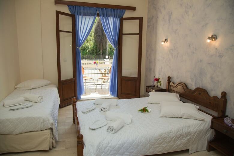 Aparthotel Aristides Studios