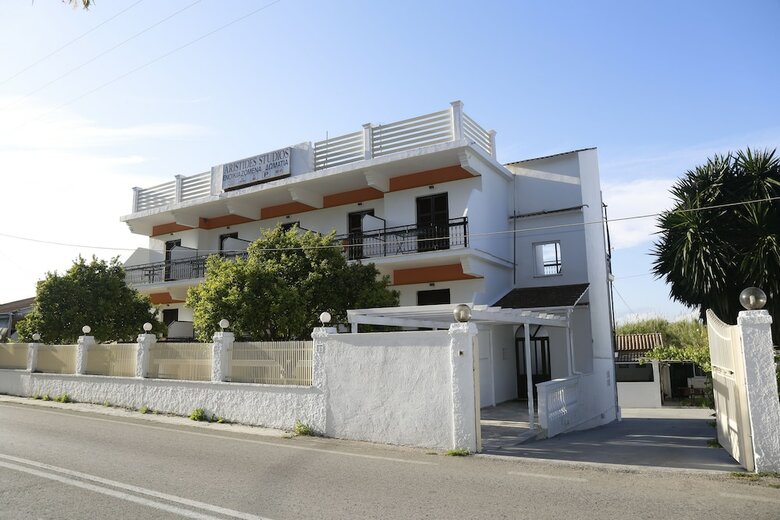 Aparthotel Aristides Studios
