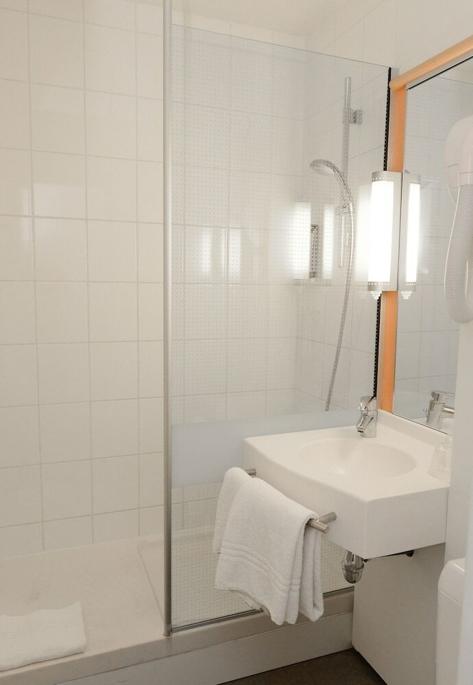 Hotel Ibis Rouen Parc Des Expos Zenith