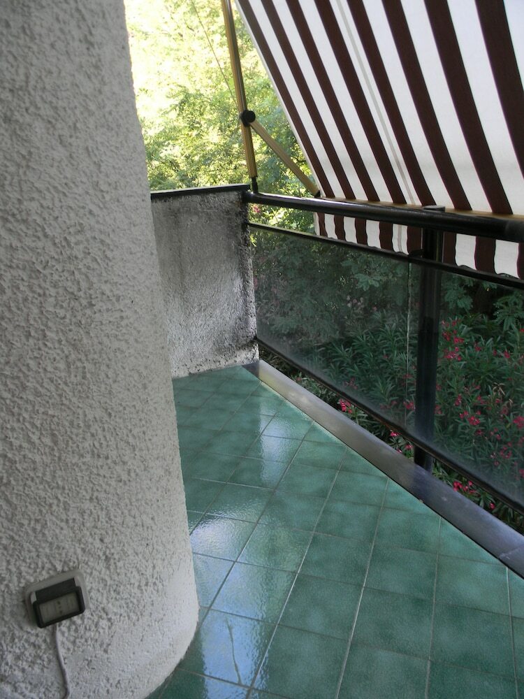 Mimosa Apartment