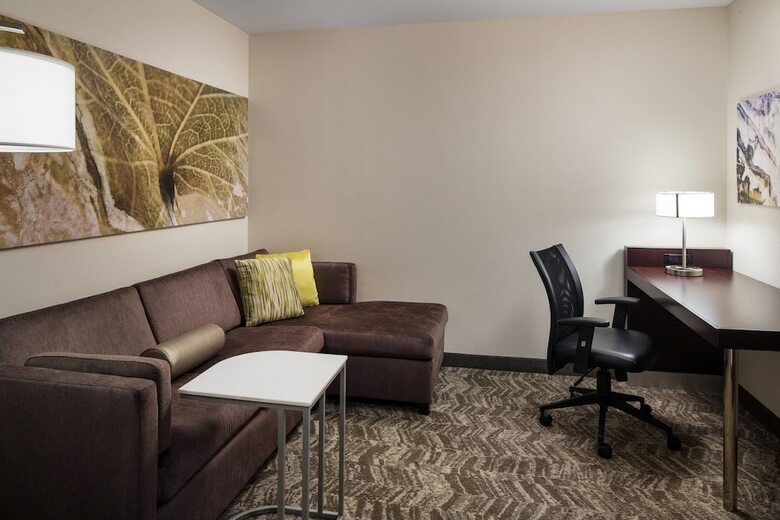 Hotel Springhill Suites By Marriott Bakersfield