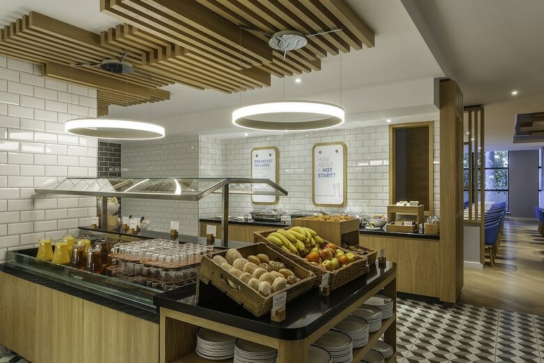 Holiday Inn Express Hotel Dublin Airport