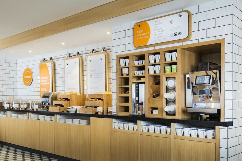 Holiday Inn Express Hotel Dublin Airport